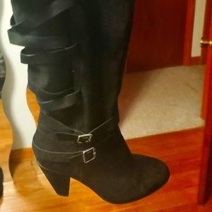 Heeled boots